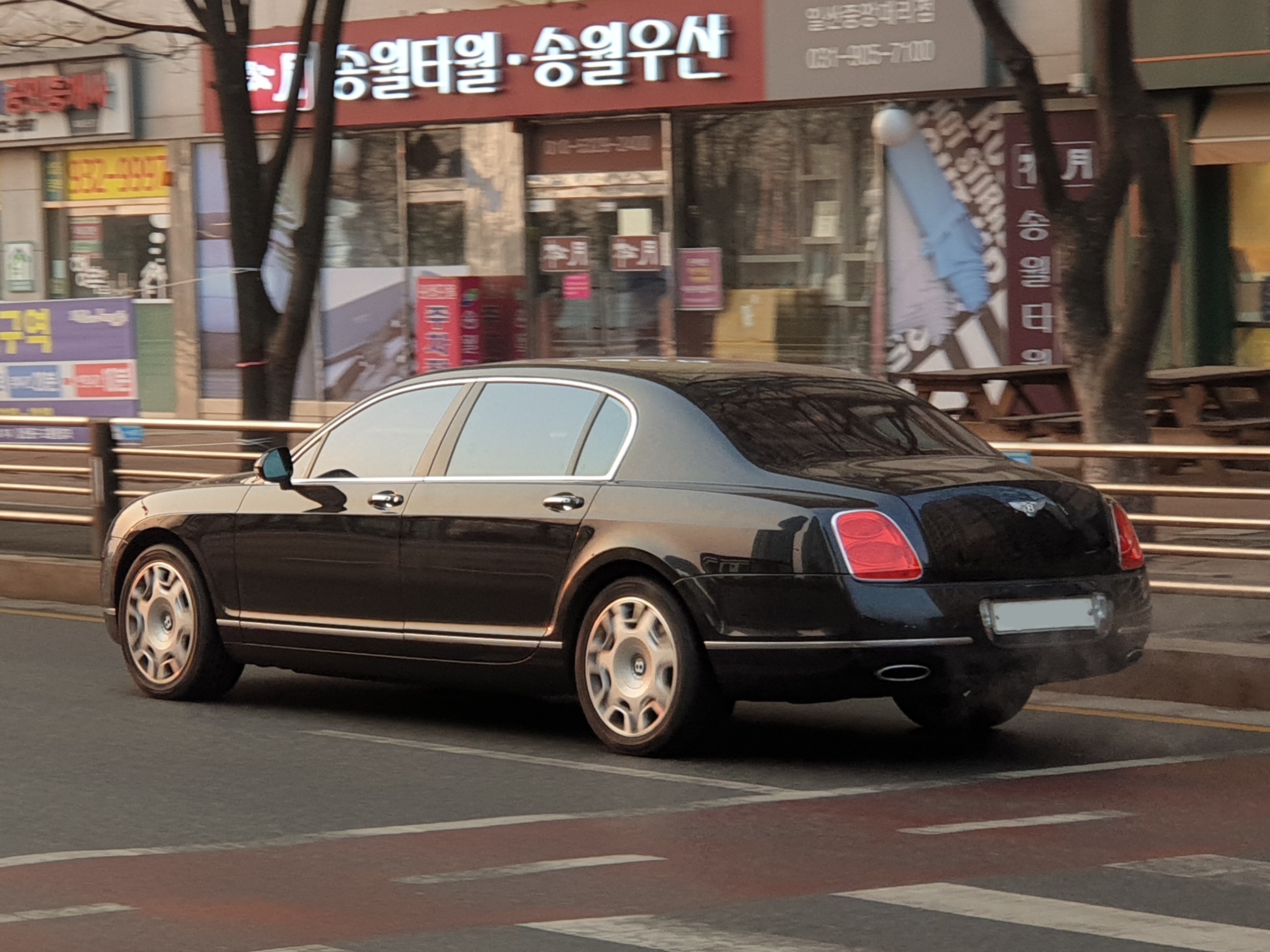 Bentley Flying Spur авария