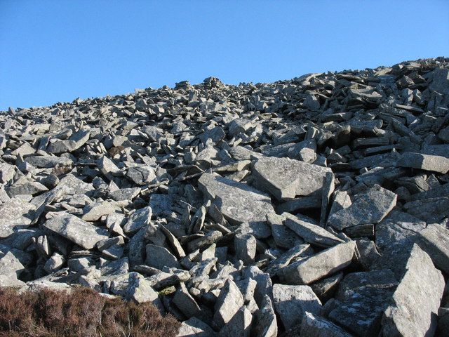 File:Boulder fall on the south-western side of the summit of Mynydd y Gwaith - geograph.org.uk - 701073.jpg