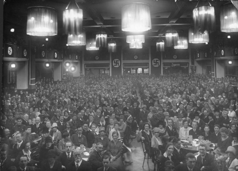 Bundesarchiv Bild 146-1978-004-12A, NSDAP-Versammlung im Bürgerbräukeller, München