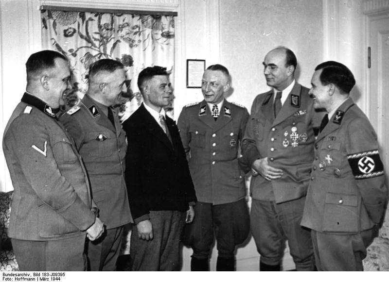File:Bundesarchiv Bild 183-J09395, Lodz, Millionster Umsiedler im Wartheland.jpg