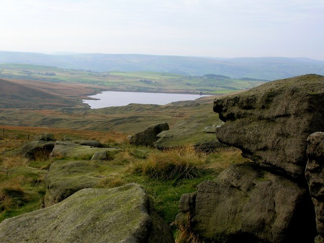 File:Cant Clough Reservoir - geograph.org.uk - 588817.jpg