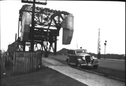 File:Cherry Street., bridge over ship channel, 1939 -a.jpg