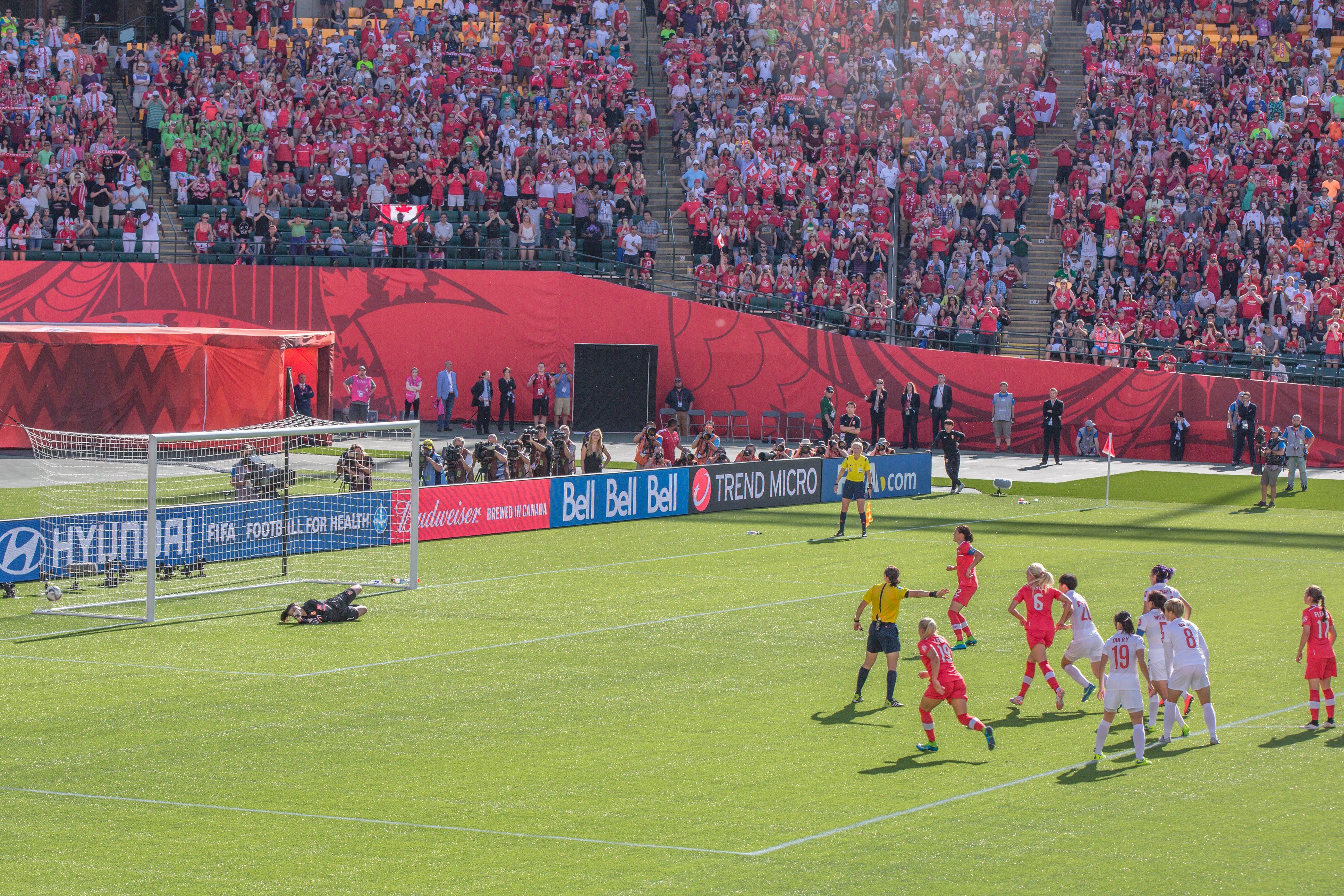 Christine Sinclair - Wikipedia