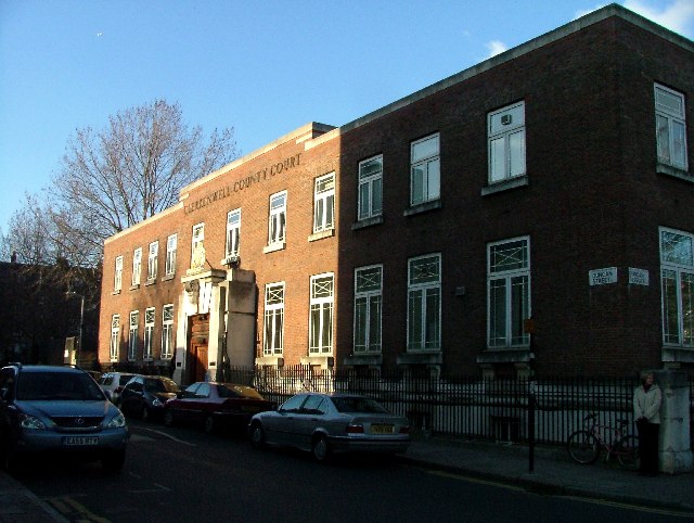 File:Clerkenwell County Court (closed).jpg