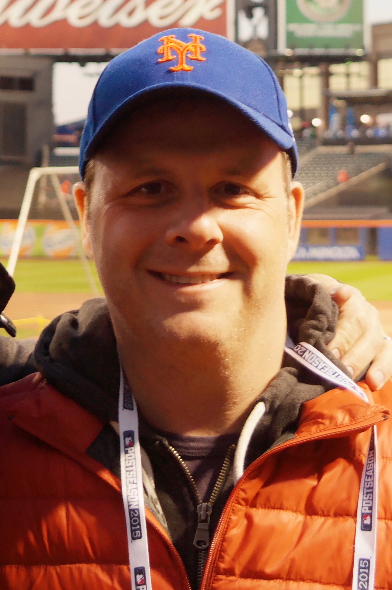 Iacono at [[Citi Field]] in New York City during the [[2015 National League Championship Series|NLCS Game 2]] on [[Chicago Cubs]] vs. [[New York Mets]] on October 18, 2015