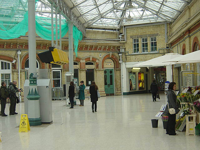 File:Eastbourne Station - the concourse - geograph.org.uk - 772530.jpg