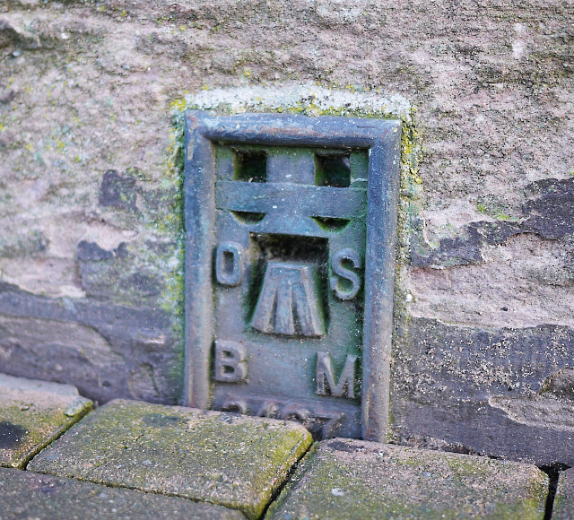 File:Flush Bracket, Bangor - geograph.org.uk - 1732805.jpg