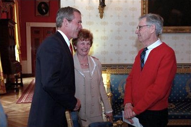 File:Fred Rogers White House.jpg