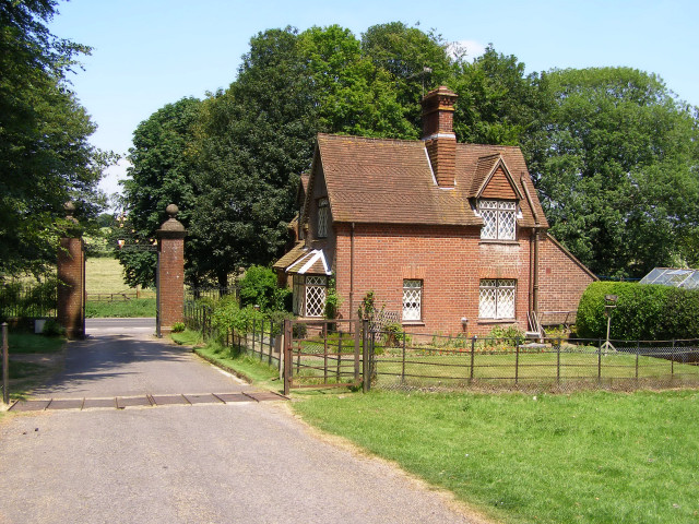 Gatehouse at Hinton Ampner House - geograph.org.uk - 188057