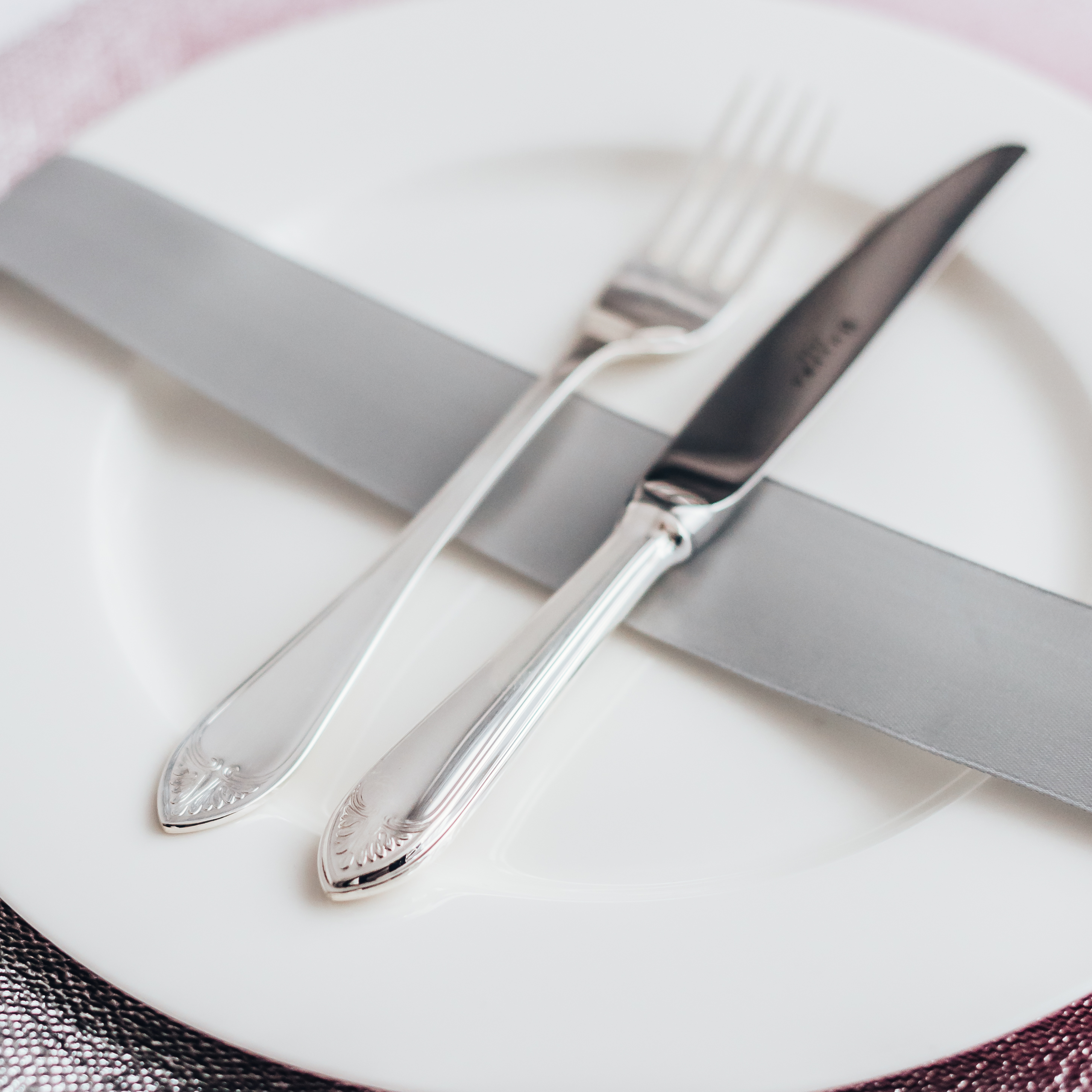 Eating utensil etiquette - Wikipedia