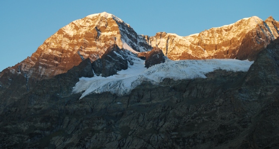 File:Harmukh Peak, Kashmir.jpg