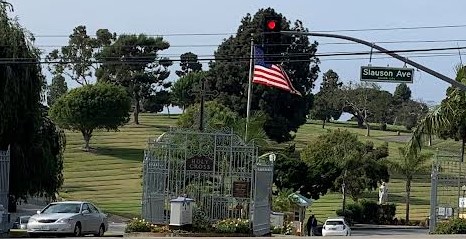 File:Holy Cross Cemetery entrance.jpg