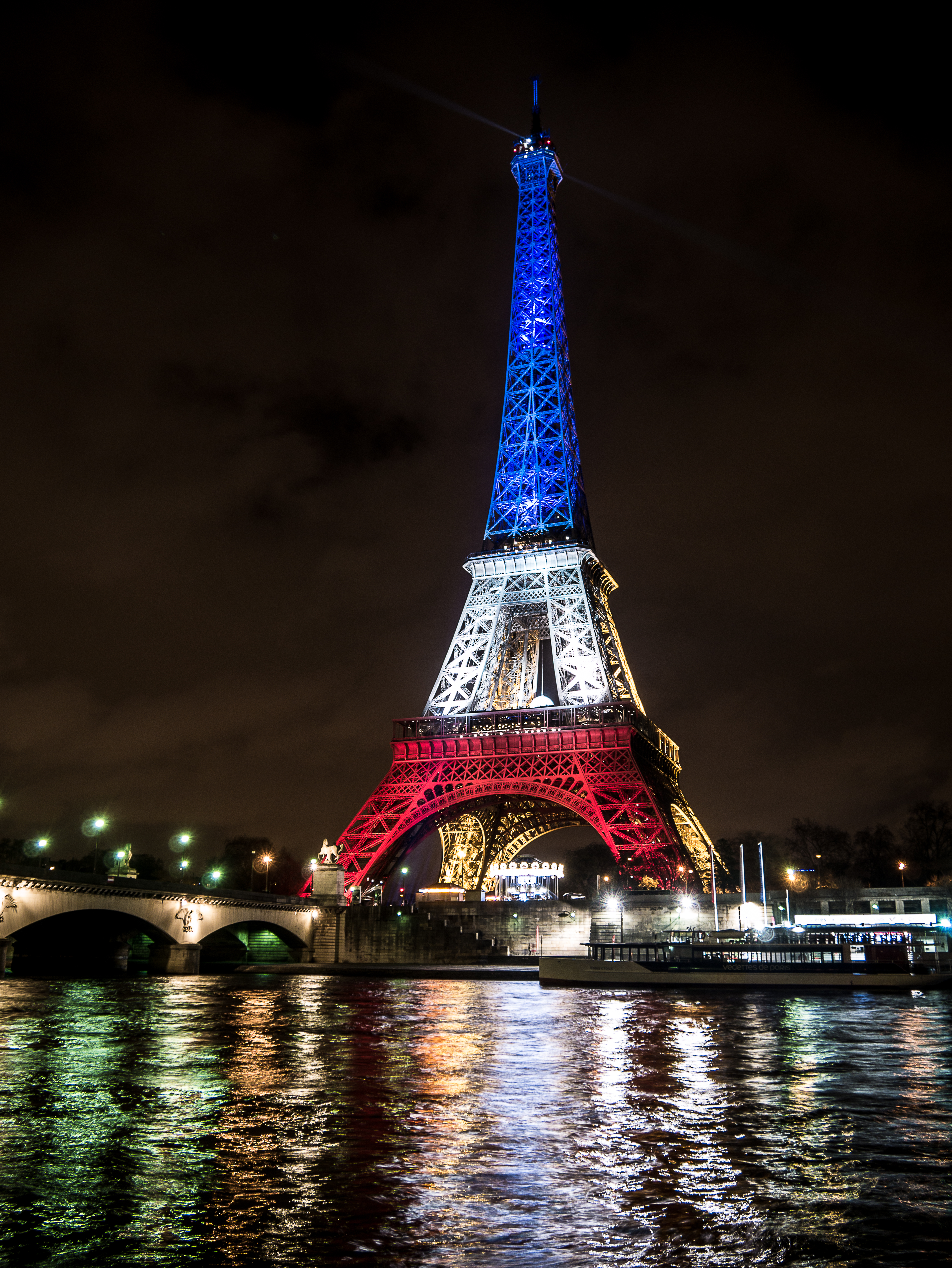 tour eiffel bleu blanc rouge