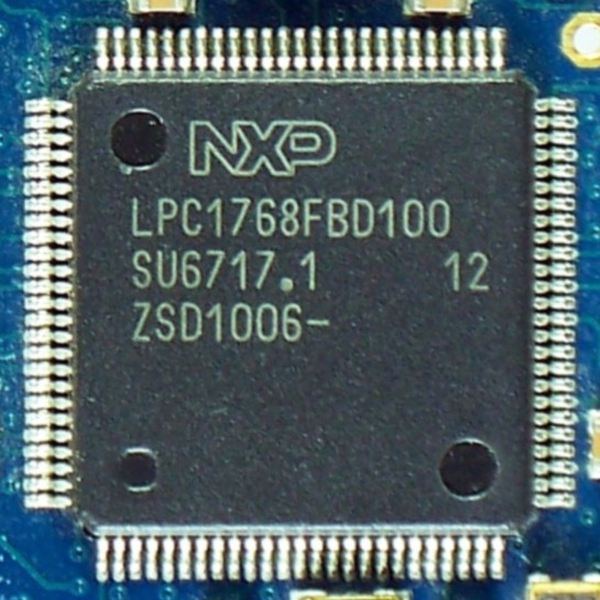 File:Mbed RapidPrototypingBoard with NXP LPC1768(ARM Cortex-M3) MCU (cropped).jpg - Wikimedia Commons