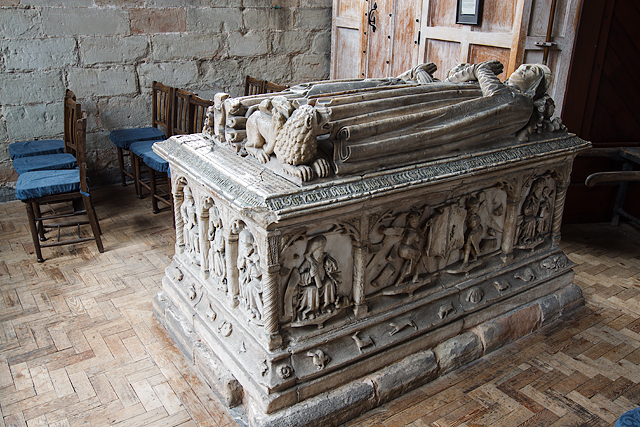 File:Monument SirJohnVernon Died1545 StAndrew'sChurch CliftonCampville Staffordshire.jpg