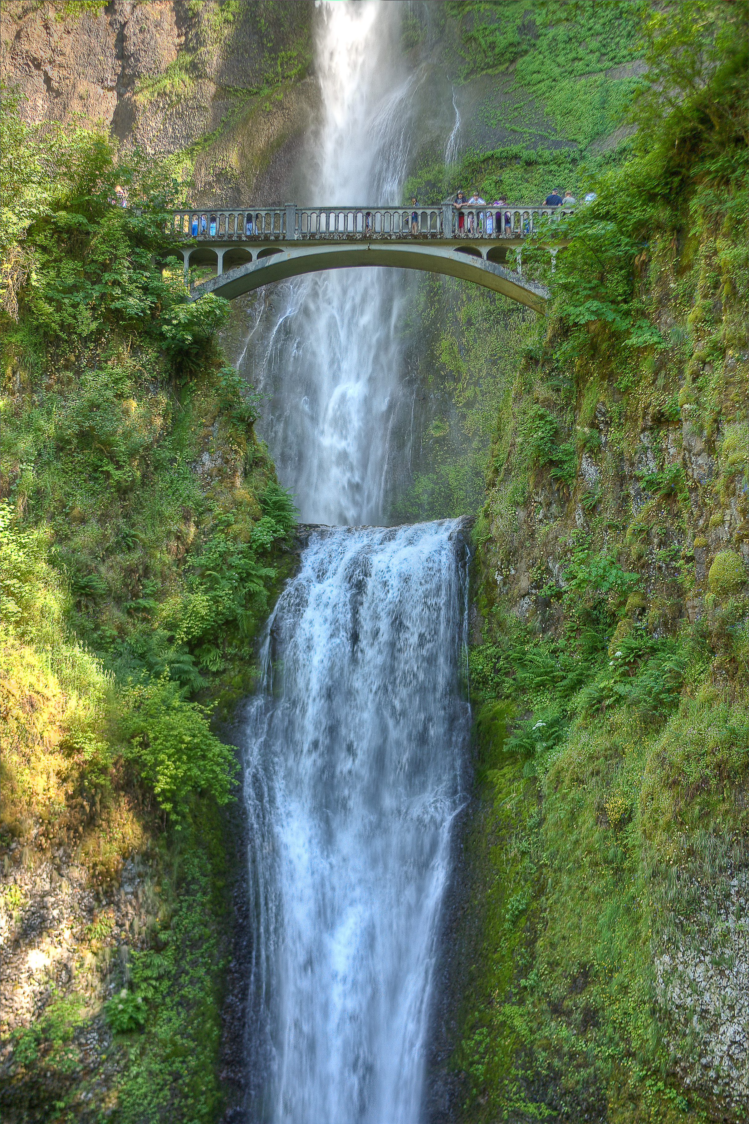 File Multnomah Falls 1 Jpg Wikimedia Commons