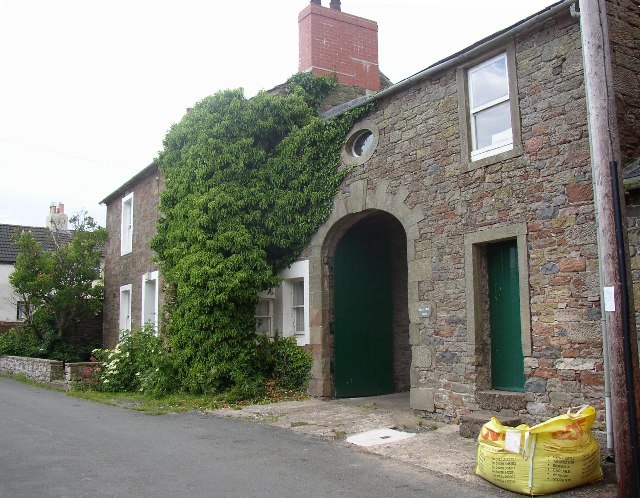 File:Pear Tree farm, Bowness on Solway - geograph.org.uk - 86249.jpg