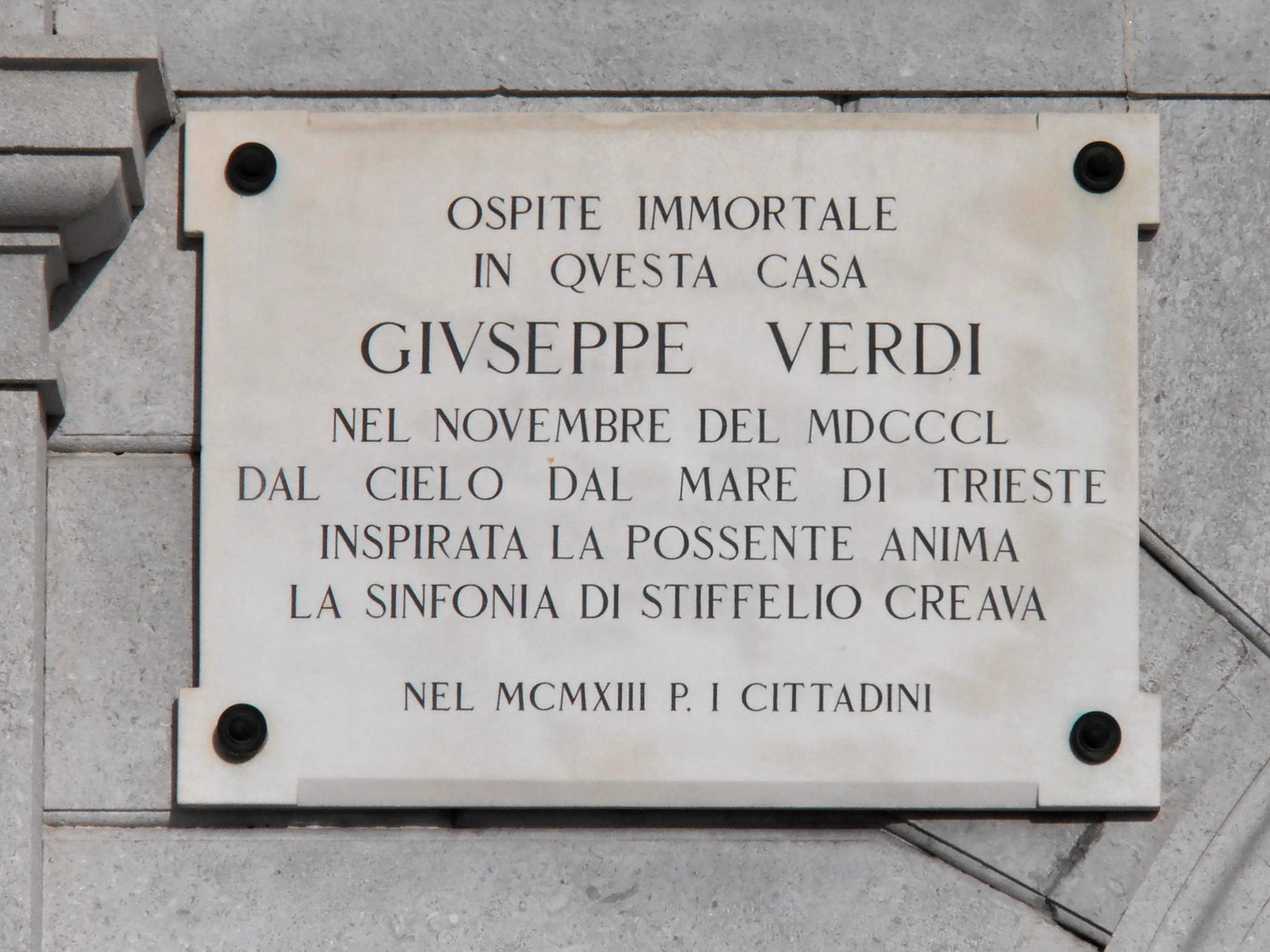 File Plaque To Verdi On Trieste Town Hall Jpg Wikimedia Commons