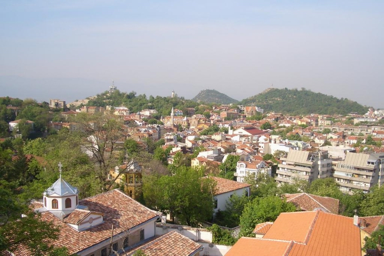 File:Plovdiv 3 hills.jpg