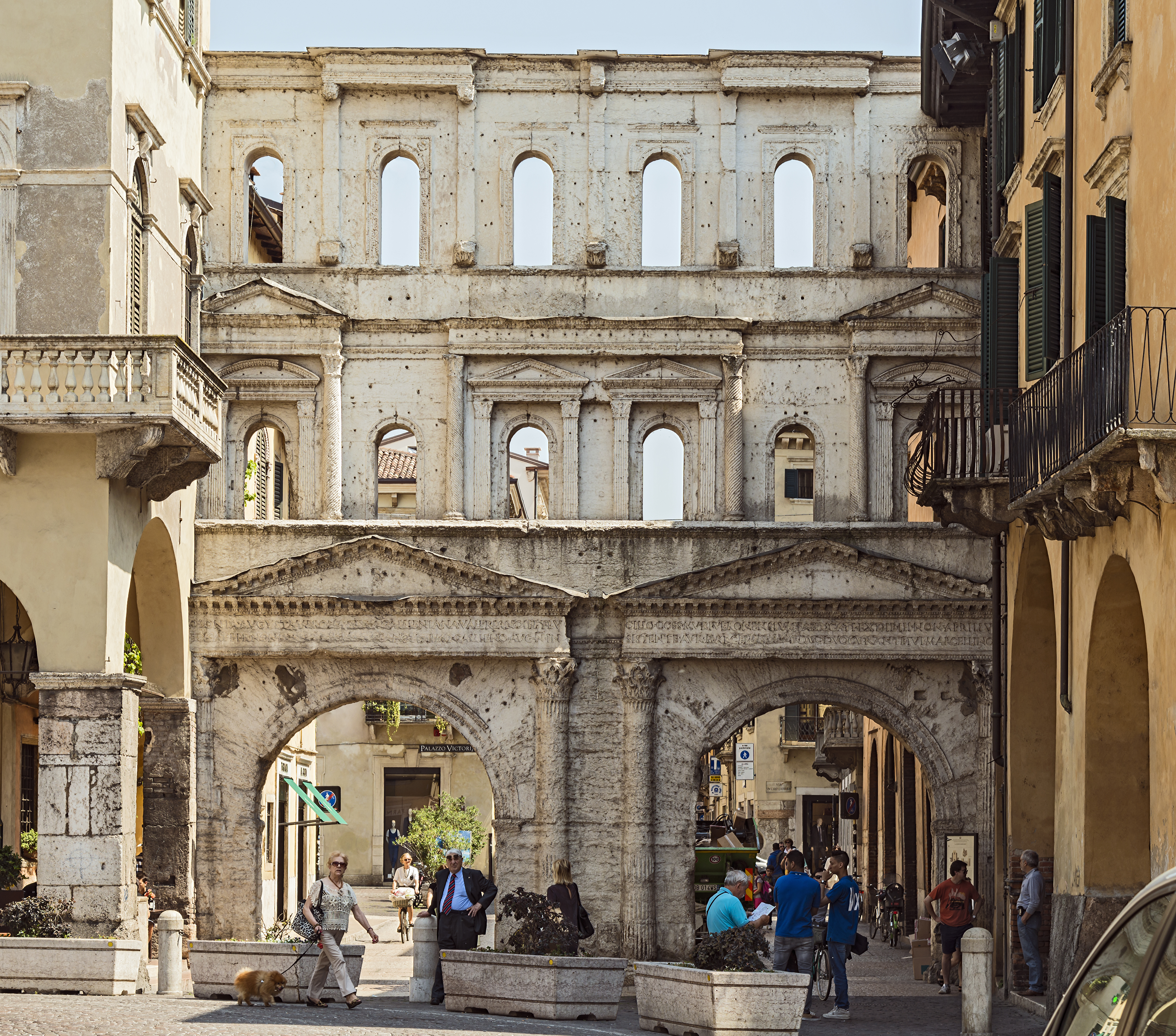 File Porta Borsari Verona .jpg Wikipedia