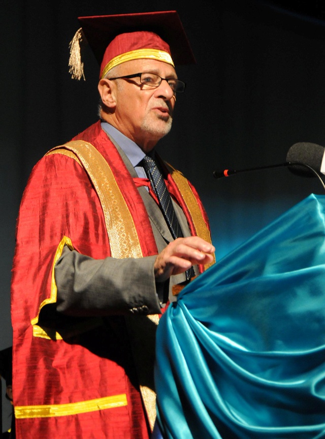 Hardy at the 2014 UniSey graduation ceremony