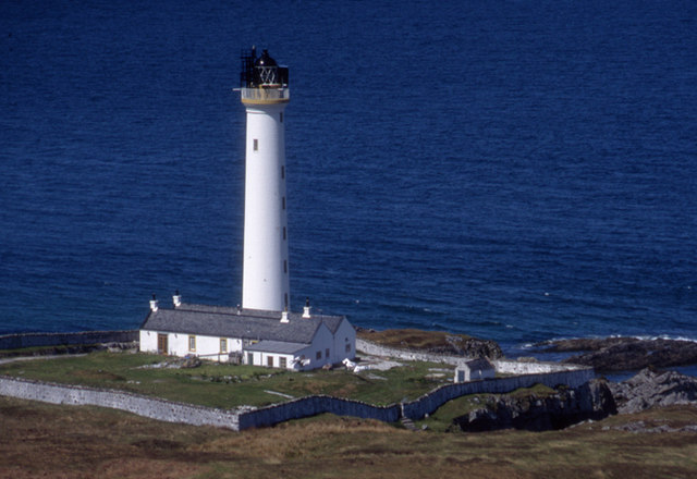 File:Rhuvaal Lighthouse - geograph.org.uk - 860750.jpg