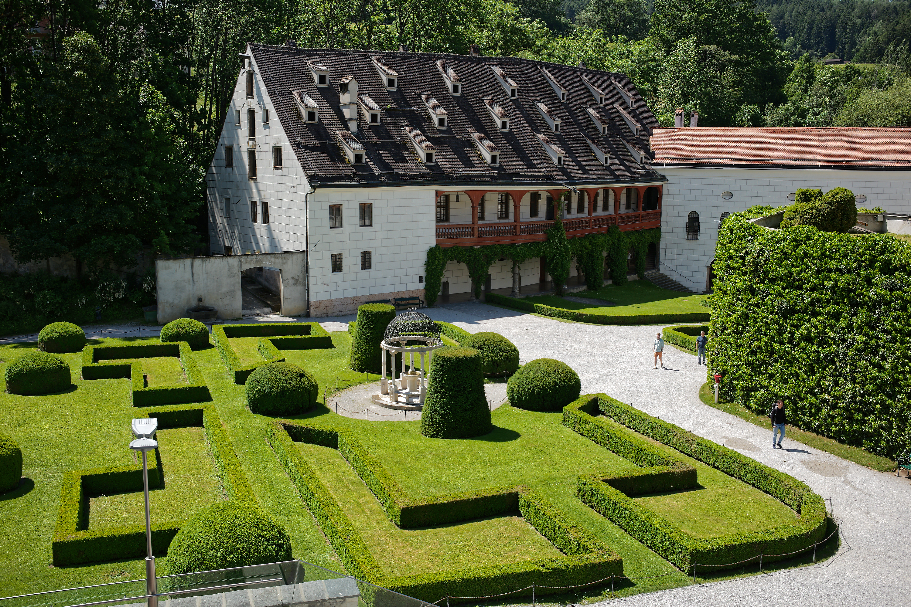 ファイル Schloss Ambras Park Und Garten 27 Jpg Wikipedia