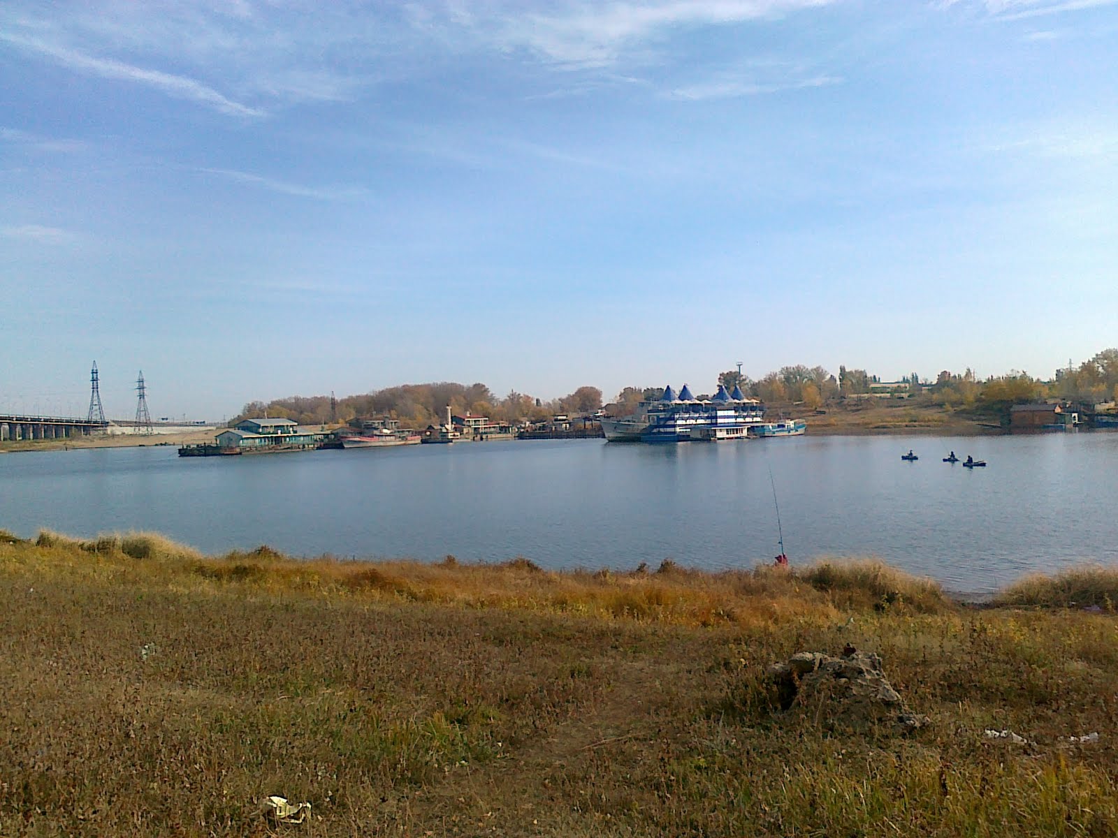 Погода краснослободск волгоградская. Посёлок Приморский Волгоградская область. Крит Краснослободск Волгоградская область. Пристань Дубовка Волгоградская область беседка. Коса Красноармейский район Волгоград.