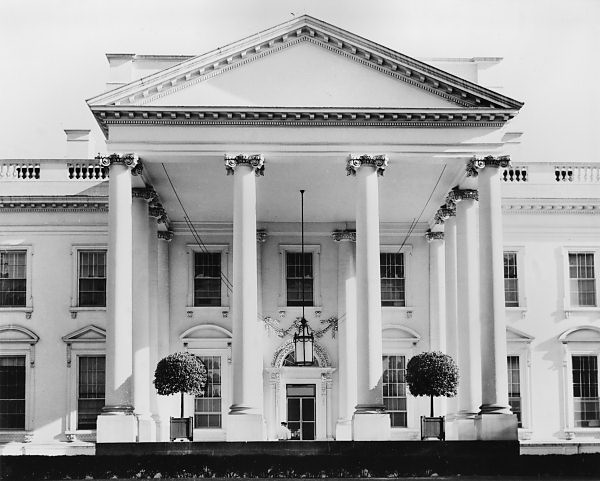 File:White-house-1941-north.jpg