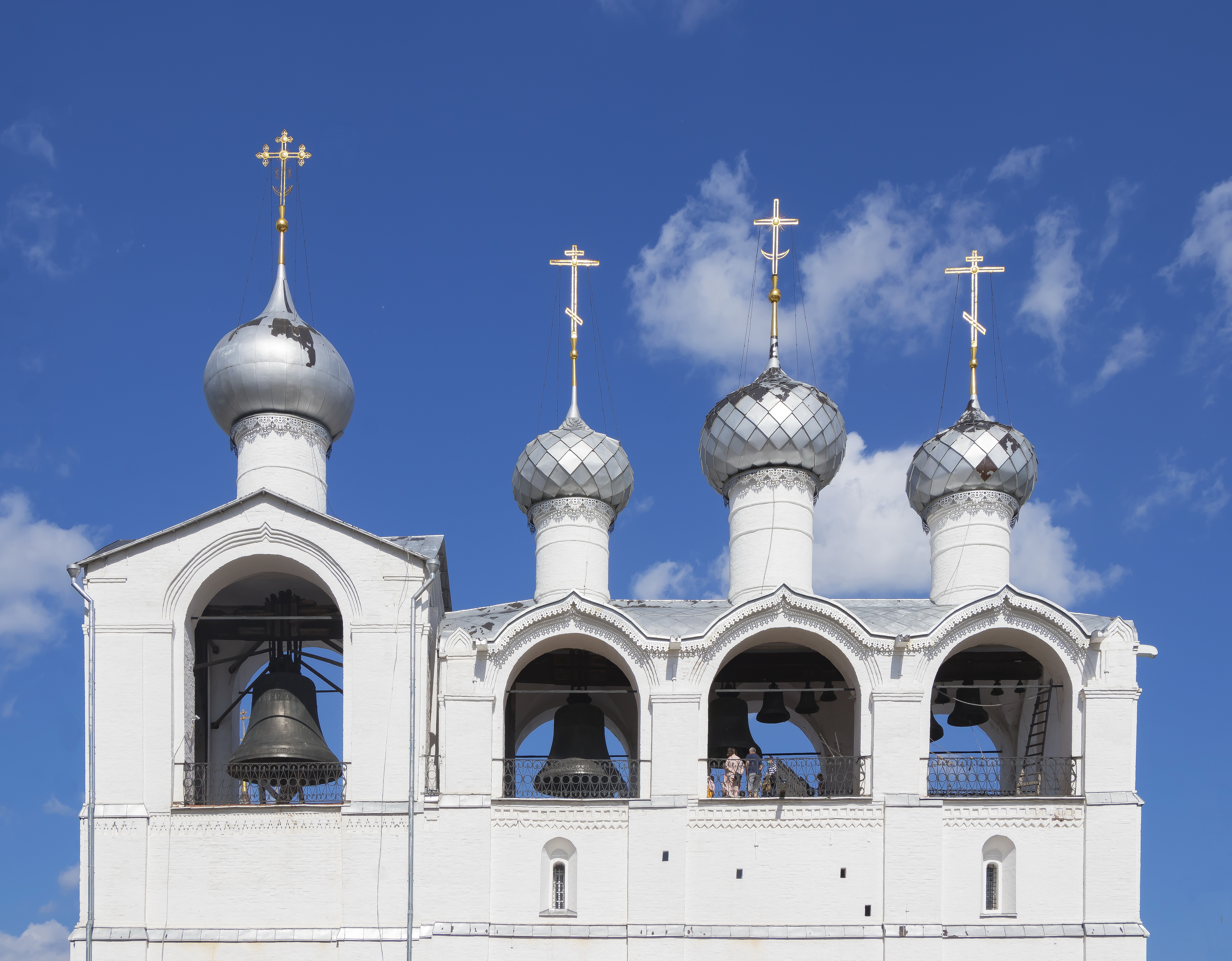 Звонница. Купол Успенский собор Ростов Великий. Звонница Тольятти. Купола Ростовского Кремля. Звонница Великий Новгород с 3 куполами.