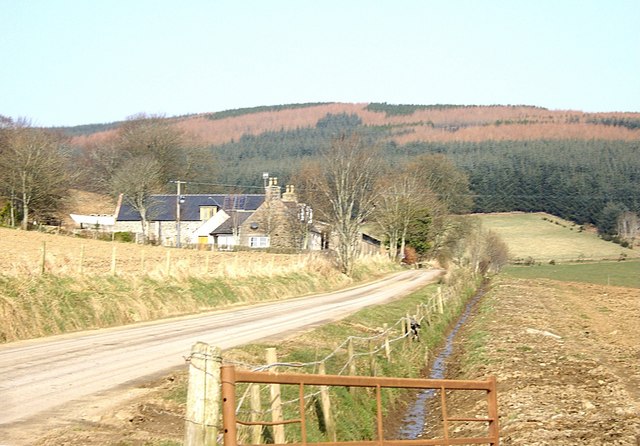 File:Approach to North Warrackston farmhouse - geograph.org.uk - 1232790.jpg