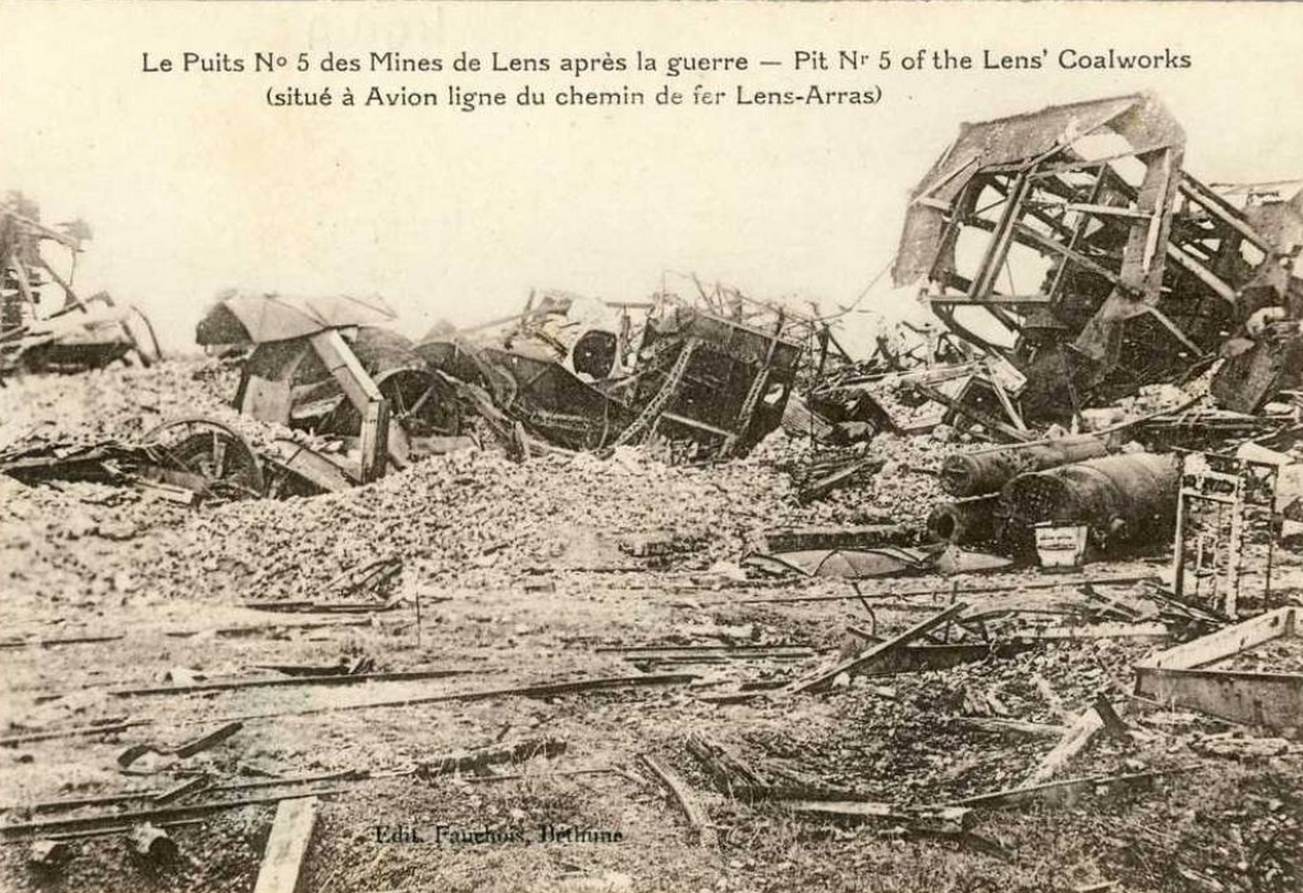 File:Avion - Fosse n° 5 - 5 bis des Mines de Lens (04).jpg