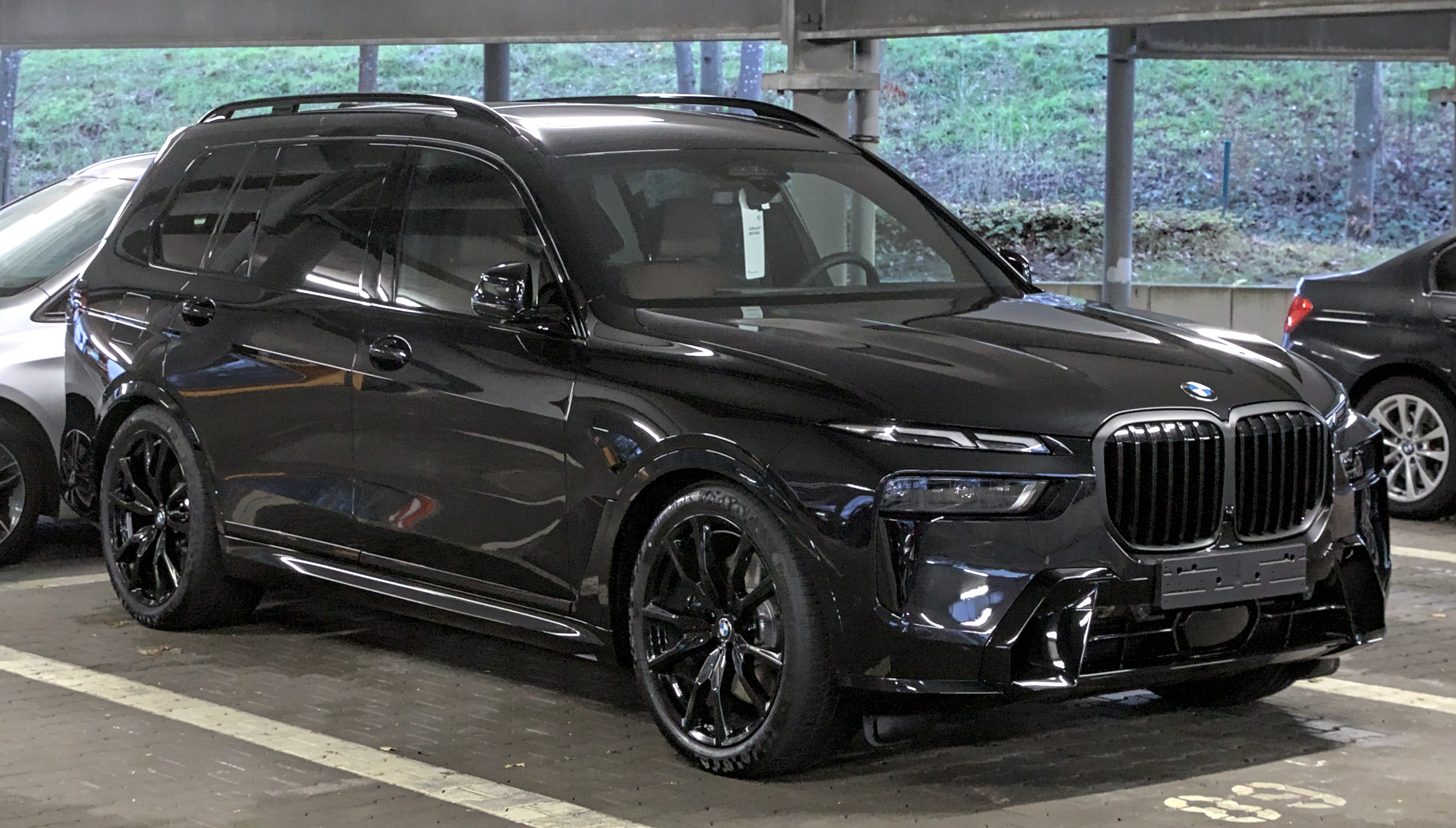 File:BMW G07 (2022) 1X7A6184.jpg - Wikipedia