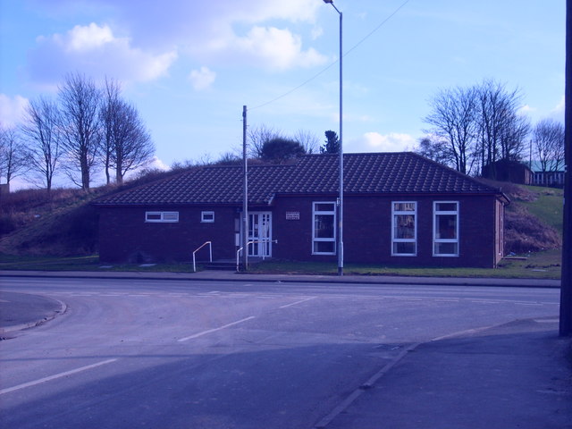 File:Bentley over 60's Centre - geograph.org.uk - 1197507.jpg