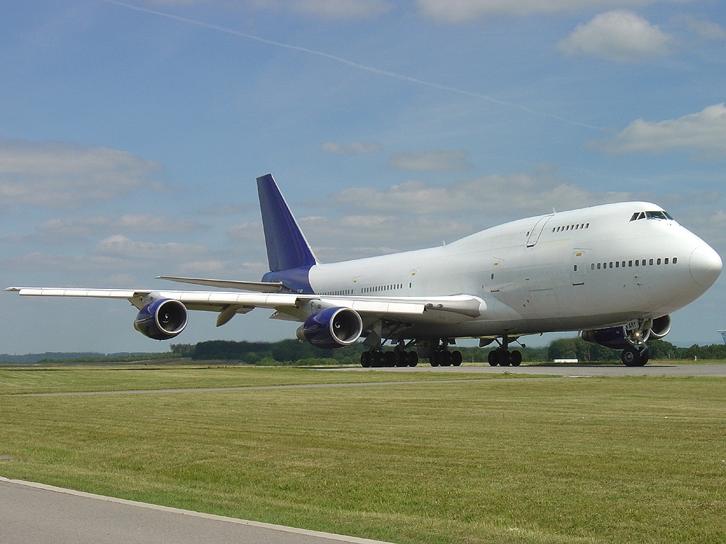 Atlas ex. Боинг 747 329. Boeing 747-329 SF Cargo Door Dimensions.