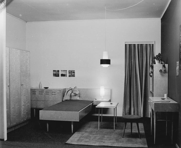 File:Bundesarchiv Bild 183-A0831-0017, Leipzig, Messe, Musterjugendzimmer.jpg