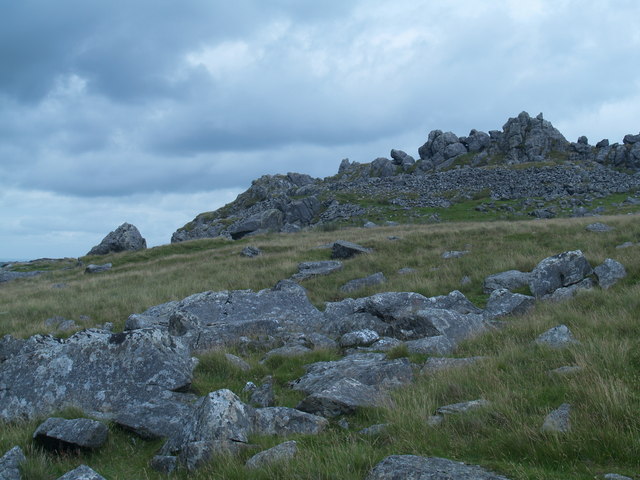 File:Carnalw, with rocks in the foreground - geograph.org.uk - 887529.jpg