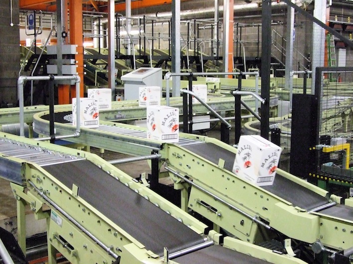 File:Conveyor system at Chivas Brothers Ltd in Dumbarton.jpg