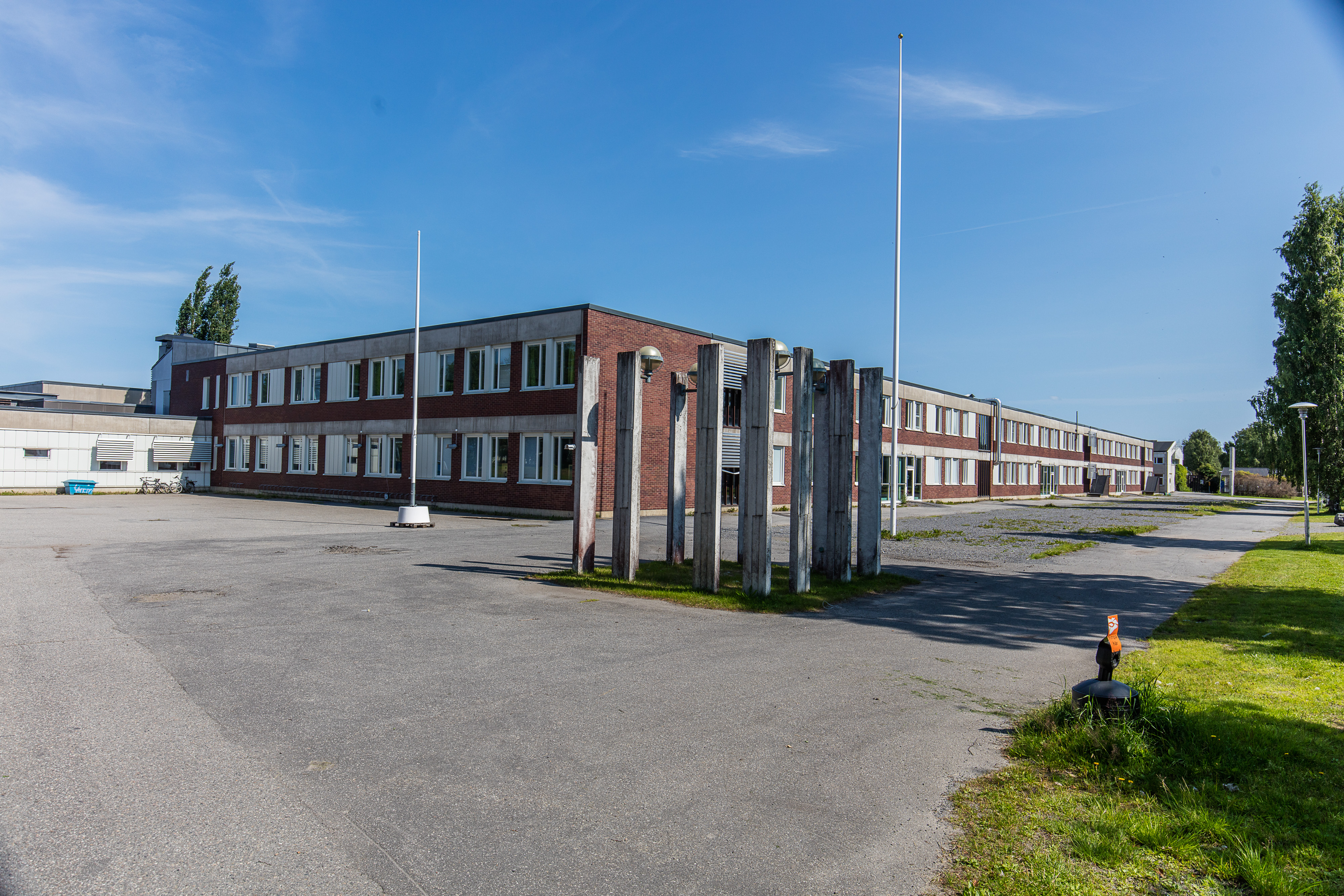 Андра википедия. Dragonskolan Light School.