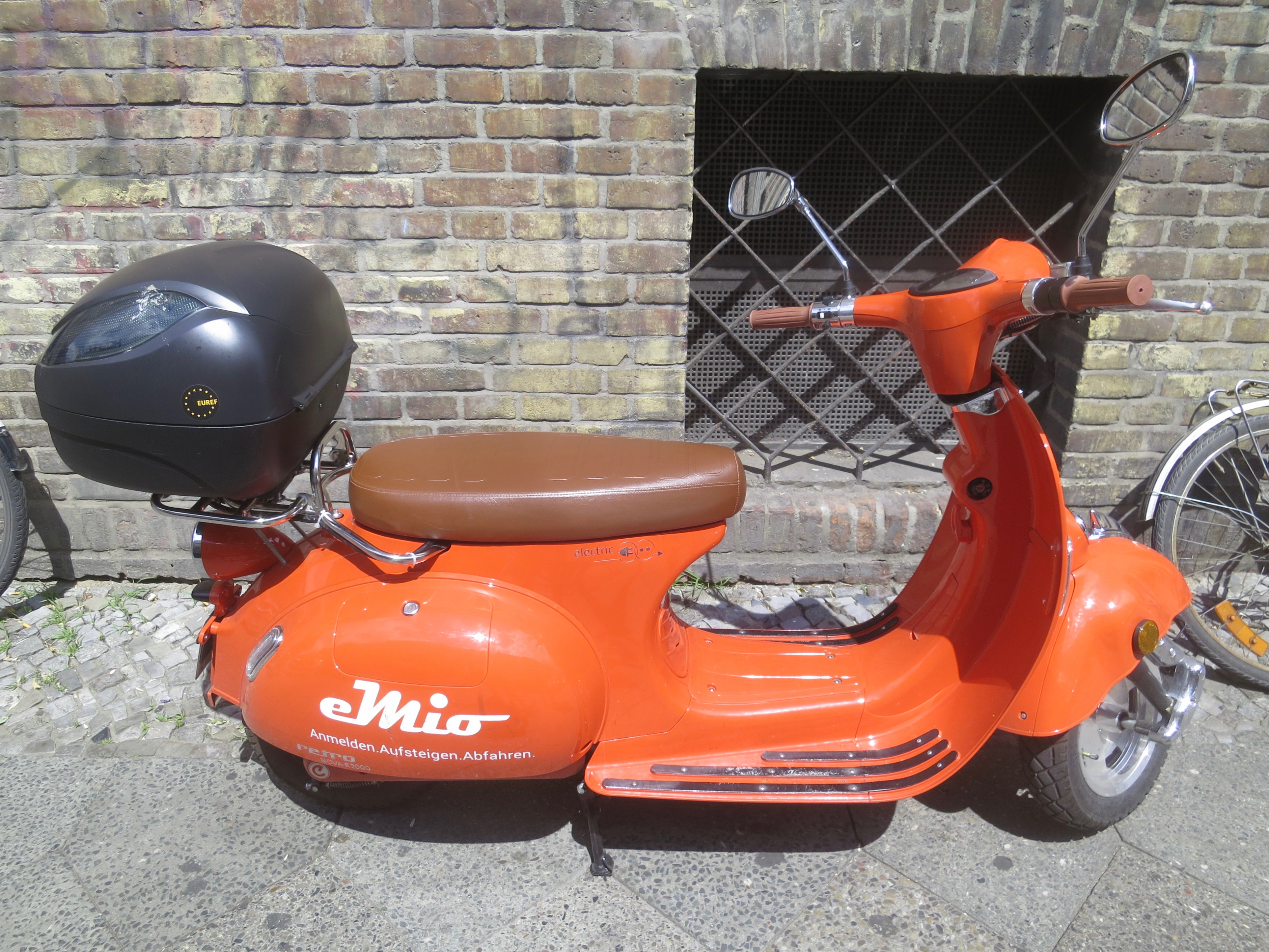 File:E-Scooter in Berlin.jpg - Wikipedia