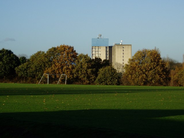 File:Ealing Hospital - north elevation - geograph.org.uk - 1049575.jpg