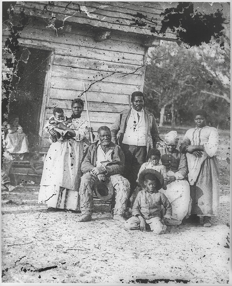 File:Family of African American slaves on Smith's Plantation