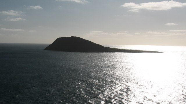 File:Floating in a silver sea - geograph.org.uk - 1004971.jpg