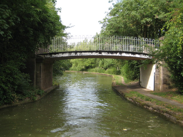 File:Grand Union Canal, Bridge Number 86 - geograph.org.uk - 3682332.jpg