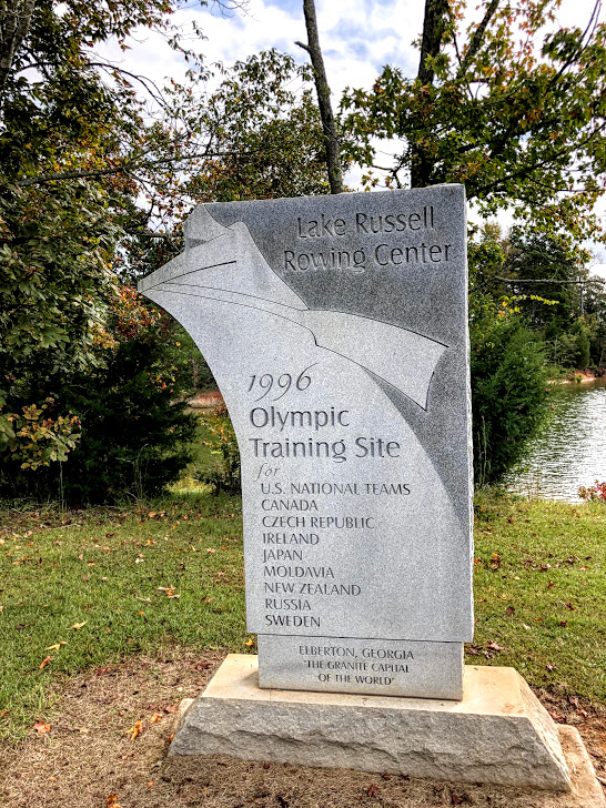 Камень им ричарда б рэббитсона. Lake Russell.