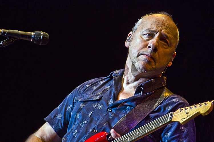 File:Mark Knopfler NEC 2008 02 (cropped).jpg - Wikimedia Commons