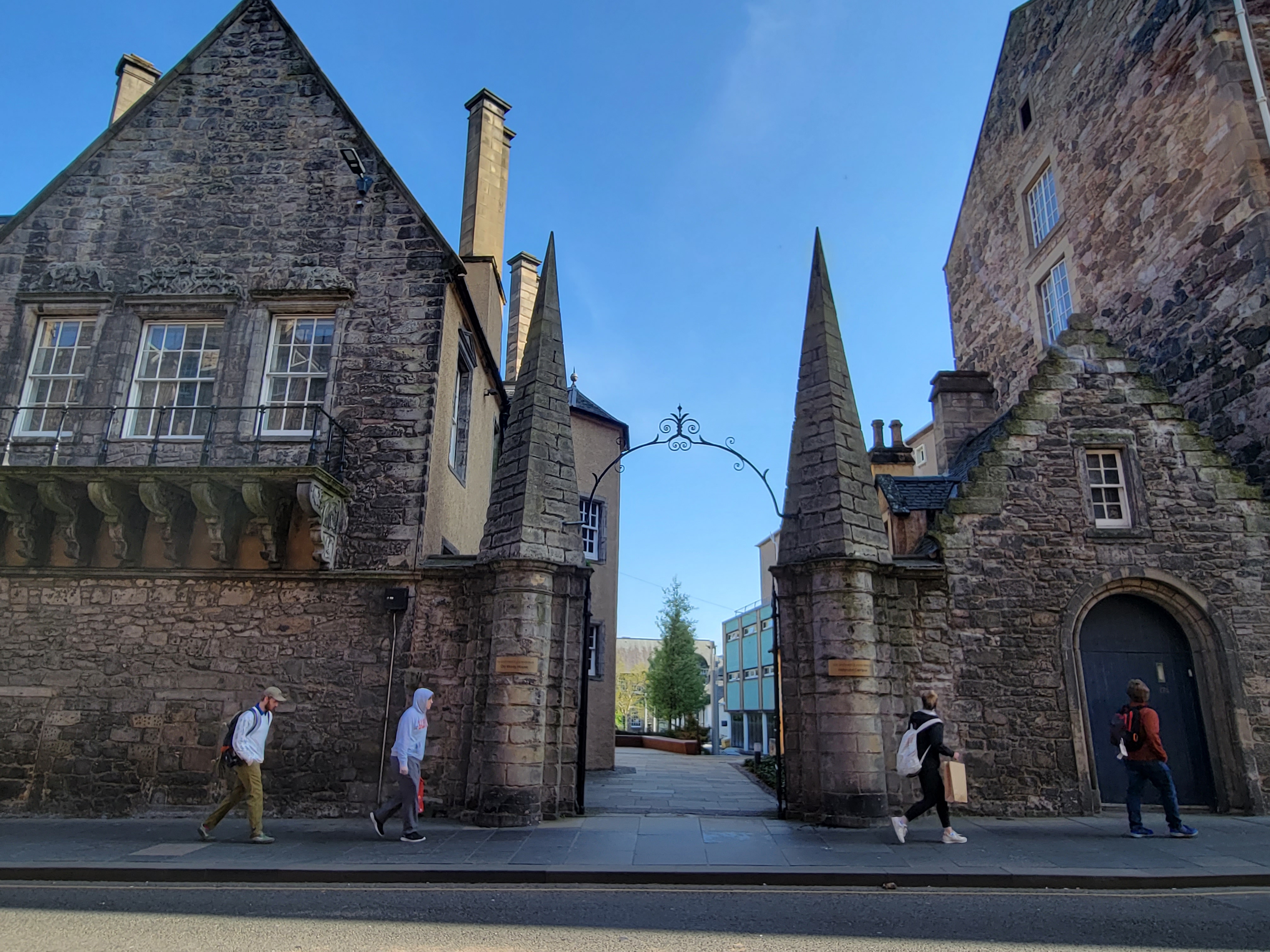 Moray_House_Gate,_Holyrood_Campus.jpg