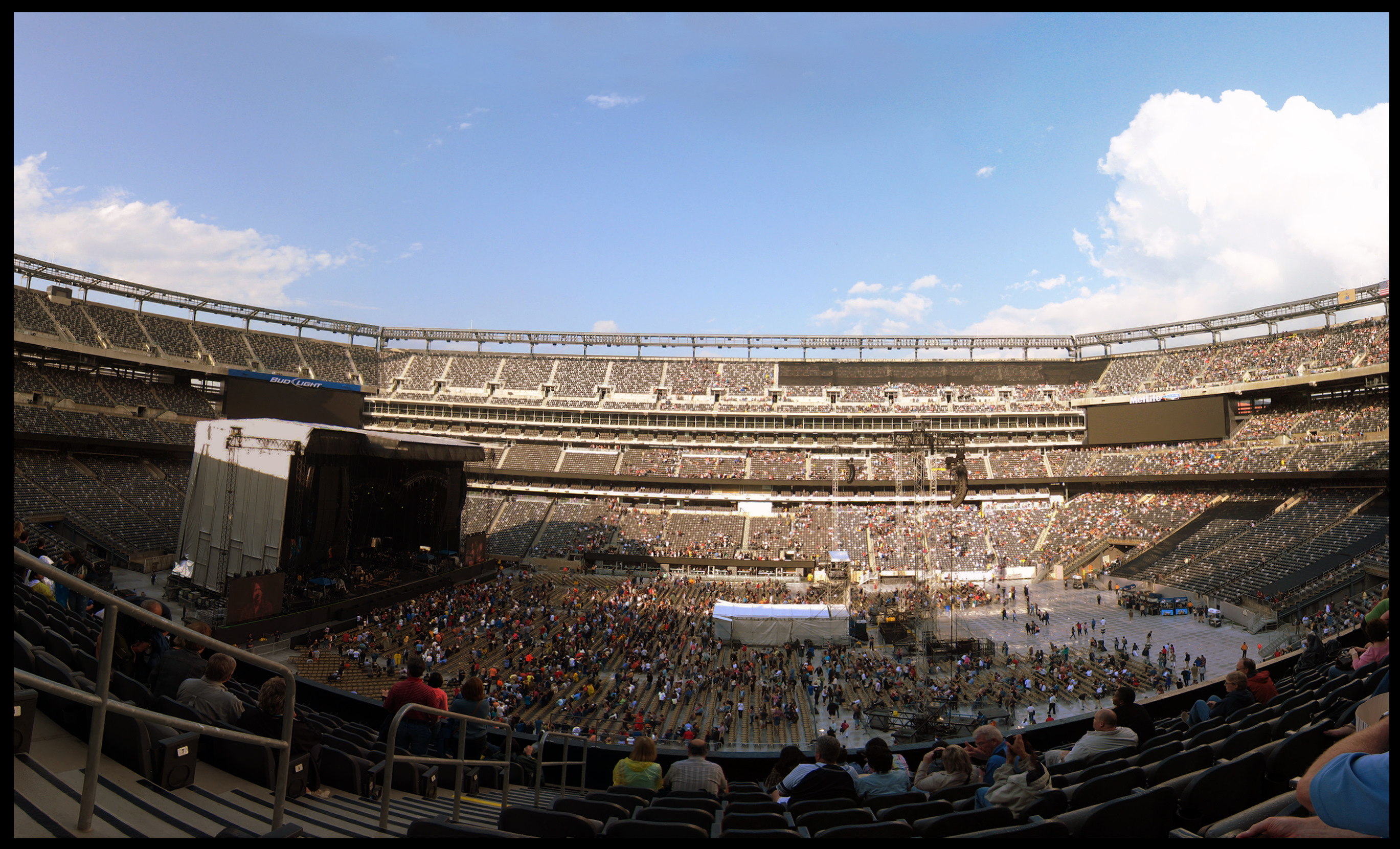 Meadowlands Arena - Wikipedia