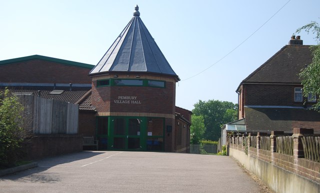 Small picture of Pembury Village Hall courtesy of Wikimedia Commons contributors