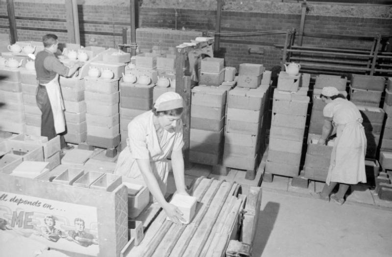 File:Pottery in the Making- the work of J and G Meakin Pottery, Hanley, Stoke-on-trent, Staffordshire, England, 1942 D11452.jpg